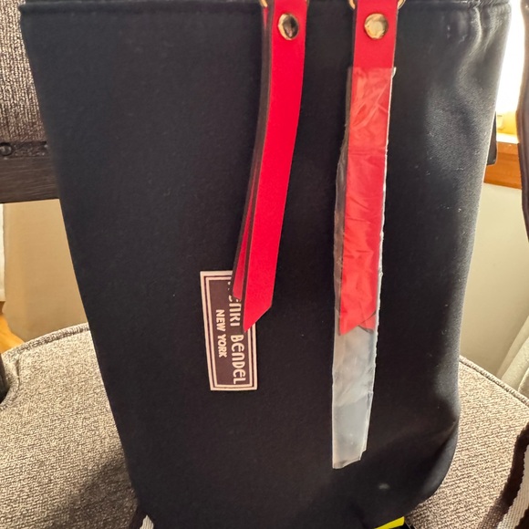 HENRI BENDEL RARE NEOPRENE COOLER - Picture 3 of 7